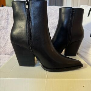 VICI Cypress Women's Black Ankle Boots